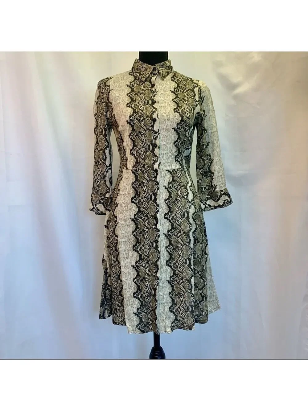 Mng New with tag long sleeve snake print button down dress size extra small